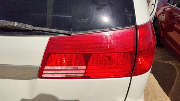 2004-2005 Toyota Sienna Passenger Right Inner Tail Light Brake Lamp Oem Rear — photo 3