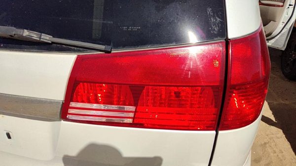 2004-2005 Toyota Sienna Passenger Right Inner Tail Light Brake Lamp Oem Rear — photo 2