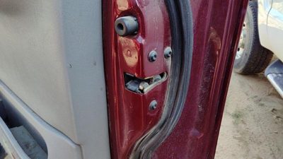 1997-2002 Ford Expedition Passenger Right Front Door Latch With Rods/Cables Oem