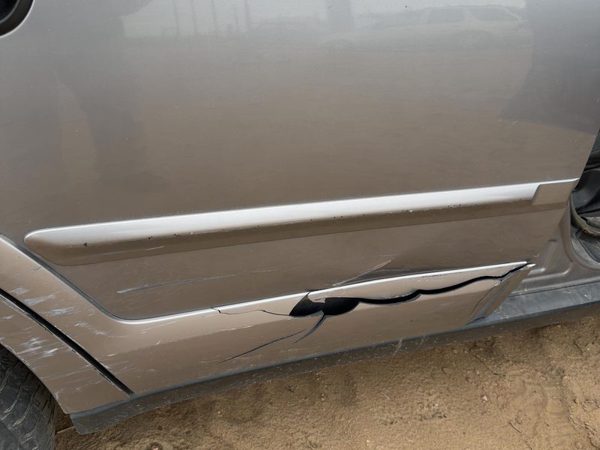 05-09 Legacy Outback Passenger Right Rear Lower Moulding From Door Silver Slq — photo 1