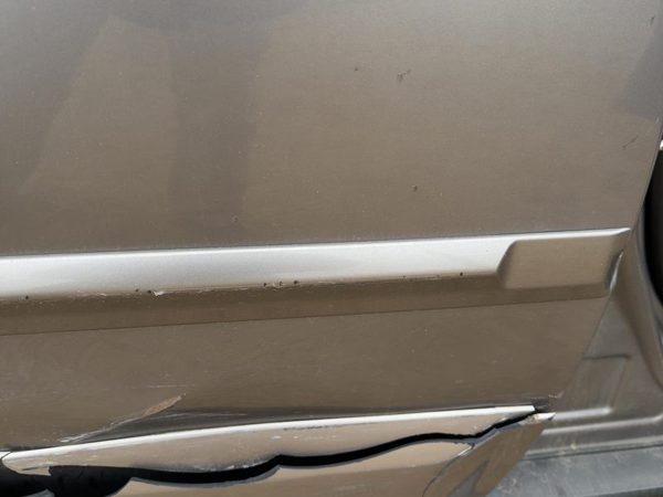 05-09 Legacy Outback Passenger Right Rear Lower Moulding From Door Silver Slq — photo 3