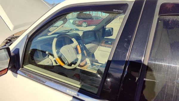 2007-2015 Lincoln Navigator Driver Left Front Side Window Door Glass Oem — photo 2