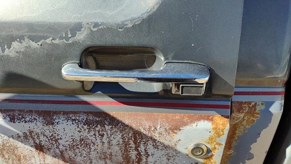 1989 Ford F150 Outside Door Handle LH Silver — photo 1