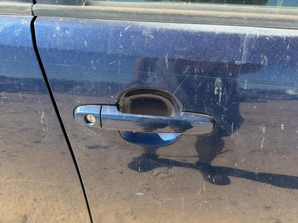 03-08 Matrix Xr Passenger Right Front Outside Door Handle Oem Indigo Ink Pearl — photo 1