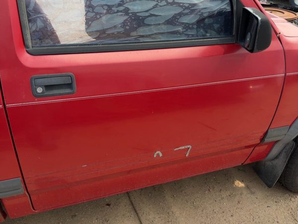 1991 Dodge Dakota Front Door RH Red — photo 4
