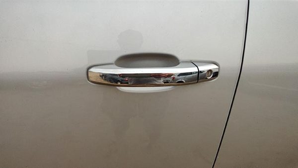 2015 Chevy Silverado 1500 Outside Door Handle LH Gan Silver — photo 1