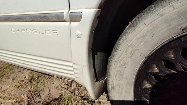96-99 Town & Country Passenger Right Moulding From Fender Trim Pwp Golden White — photo 1