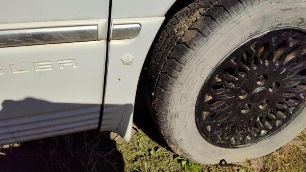 96-99 Town & Country Passenger Right Moulding From Fender Trim Pwp Golden White — photo 2