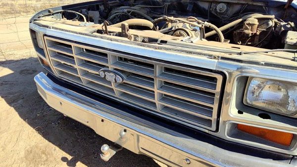 1982-1986 Ford F150 Front Grille Assembly Oem E3Tz8200G Bronco E3Tz8200G — photo 3