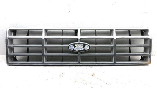 1982-1986 Ford F150 Front Grille Assembly Oem E3Tz8200G Bronco E3Tz8200G — photo 1
