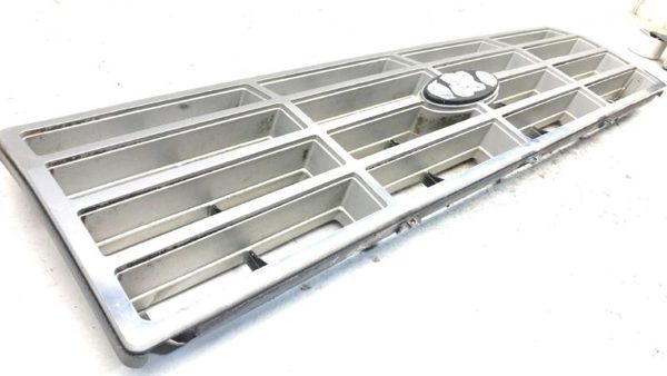 1982-1986 Ford F150 Front Grille Assembly Oem E3Tz8200G Bronco E3Tz8200G — photo 10
