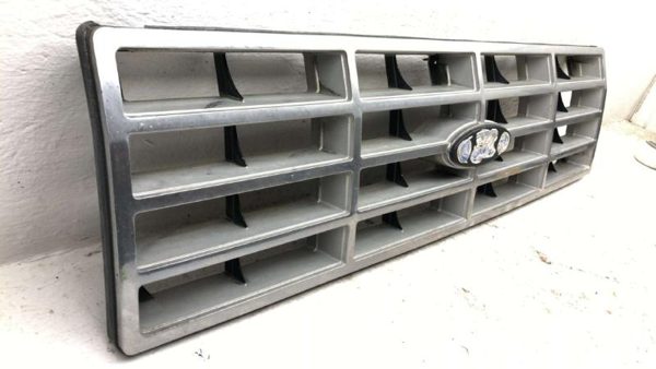 1982-1986 Ford F150 Front Grille Assembly Oem E3Tz8200G Bronco E3Tz8200G — photo 5
