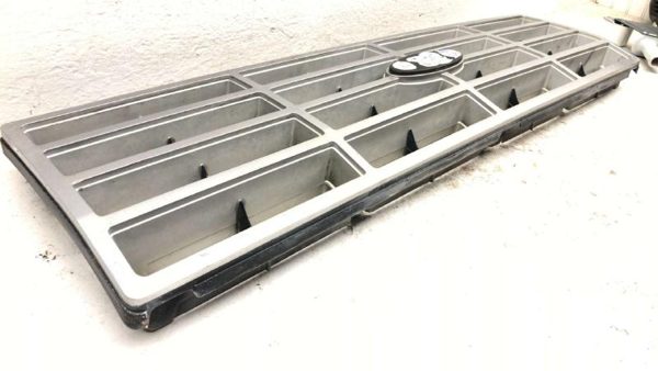 1982-1986 Ford F150 Front Grille Assembly Oem E3Tz8200G Bronco E3Tz8200G — photo 11
