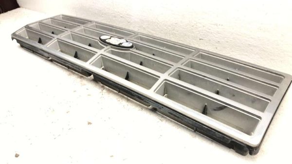 1982-1986 Ford F150 Front Grille Assembly Oem E3Tz8200G Bronco E3Tz8200G — photo 12