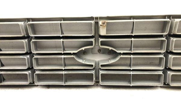 1982-1986 Ford F150 Front Grille Assembly Oem E3Tz8200G Bronco E3Tz8200G — photo 16