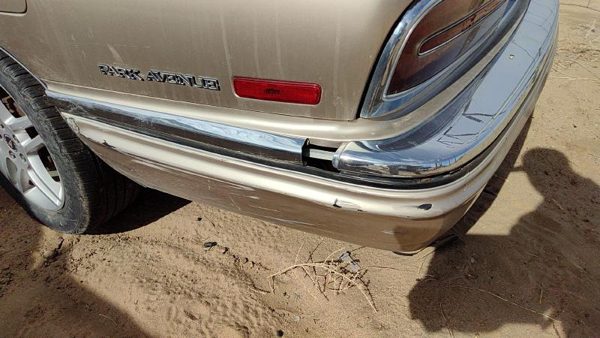 1991-1996 Buick Park Ave Ultra Rear Bumper Cover Assembly Oem Back Gold 25534978 — photo 3