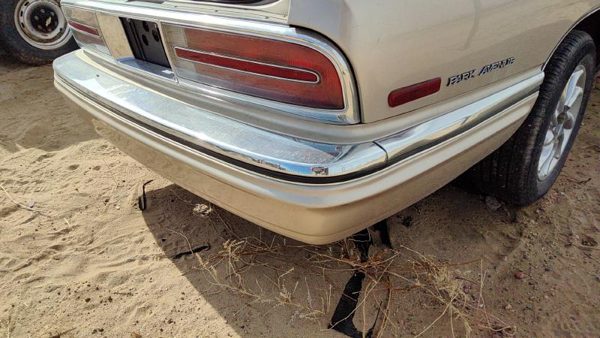 1991-1996 Buick Park Ave Ultra Rear Bumper Cover Assembly Oem Back Gold 25534978 — photo 6