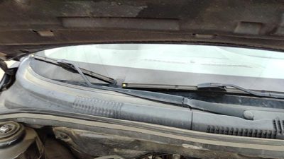 2011 Passenger Right Windshield Wiper Arm OEM Blade Lever