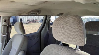 2004-2007 Dodge Caravan Pair Of Front Headrests Oem Left Right Set Seat
