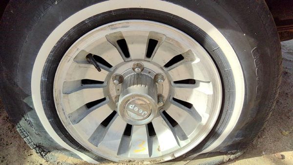 1984-1986 Jeep Grand Wagoneer 15 Aluminum Wheel Oem Factory Rim #3 J5365093 — photo 1