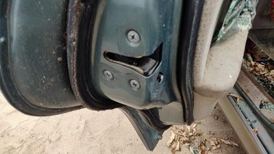 2000-2004 Legacy Outback Driver Left Rear Door Latch With Rods/Cables Oem Back
