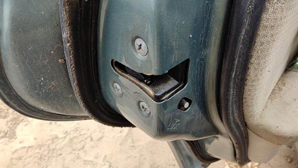 2000-2004 Legacy Outback Driver Left Rear Door Latch With Rods/Cables Oem Back — photo 4