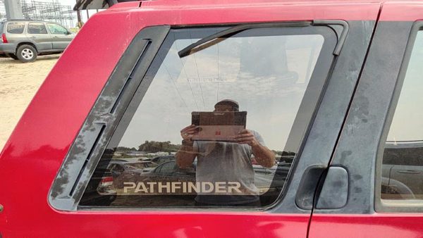 90-95 Nissan Pathfinder Passenger Right Rear Quarter Glass Back Side Window Oem — photo 3