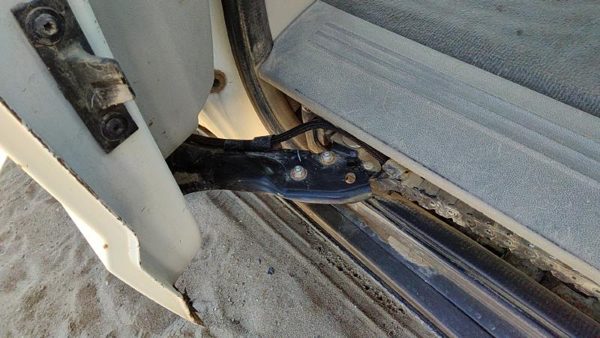 2008-2020 Dodge Grand Caravan Passenger Right Rear Door Lower Roller Oem Back — photo 3