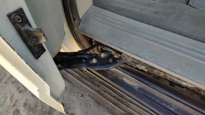 2008-2020 Dodge Grand Caravan Passenger Right Rear Door Lower Roller Oem Back