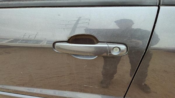 2005-2009 Chevy Equinox Driver Left Front Outside Door Handle Granite Gray 44U — photo 2