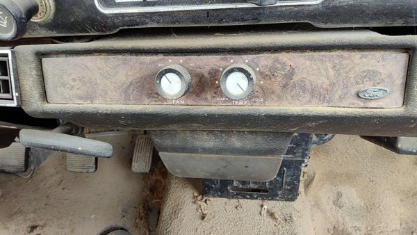 77-82 Ford Courier Heater Control Fan And Temp Knobs Oem — photo 2