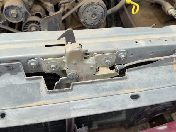 1987-1991 Ford F150 Hood Latch Assembly With Bracket Oem F0Tz16138A — photo 4