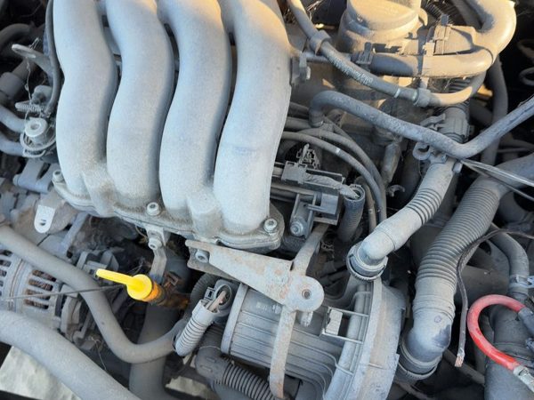 2002-2005 Vw Jetta Complete Fuel Rail With Injectors Set Loaded Oem 2.0L — photo 1
