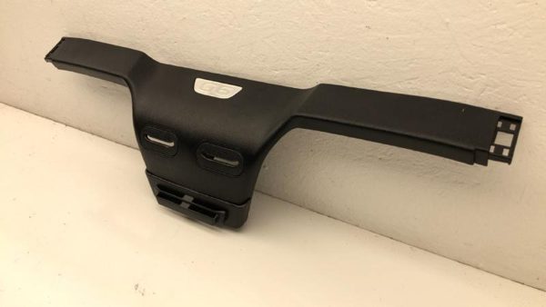 2009 Pontaic G6 Convertible Rear Seat Filler Panel Center Seat Belt Guide Cover — photo 5