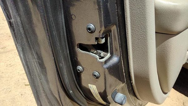 2006-2012 Ford Fusion Driver Left Front Door Latch With Rods/Cables Oem — photo 2