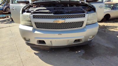 2007-2014 Chevy Tahoe Front Bumper Cover Assembly Oem Silver U726s Cracked