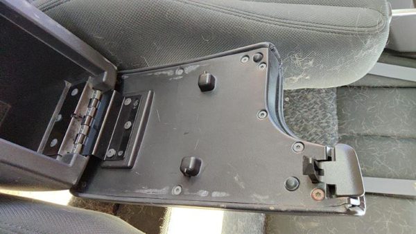 04-05 Grand Prix Center Console Lid Only Oem Arm Rest Fold Down Pewter 69B — photo 4