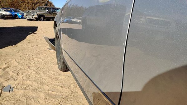 2007 Volkswagen Passat Front Door LH 8e8e Reflex Silver 3C4831055L — photo 3