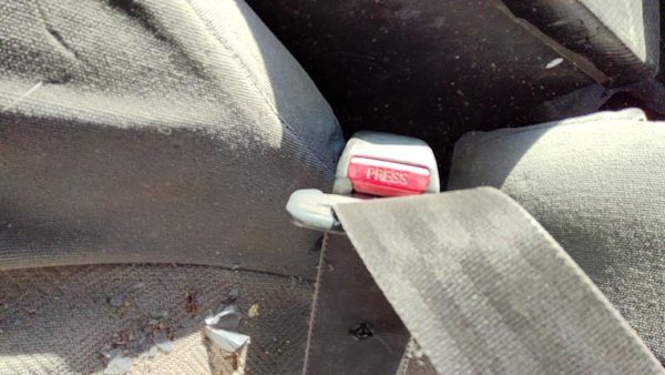 94 Pathfinder Nissan Pathfinder Driver Left Front Seat Belt Buckle Receiver Gray — photo 4