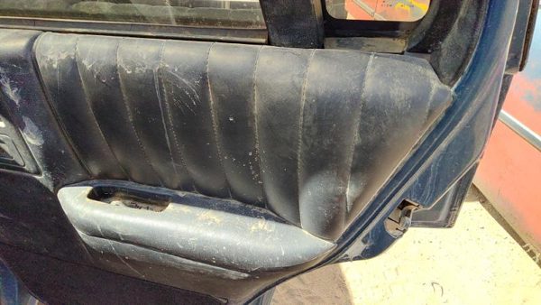 91-94 S10 Blazer Passenger Right Rear Door Trim Panel With Switches Back Black — photo 2