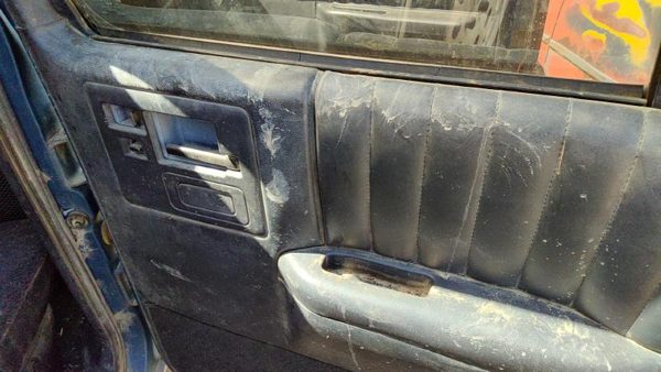 91-94 S10 Blazer Passenger Right Rear Door Trim Panel With Switches Back Black — photo 4