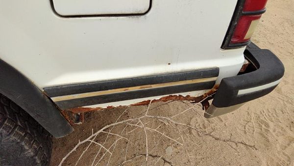 92-94 Chevy S10 Blazer Driver Left Rear Moulding On Quarter Panel Oem — photo 3