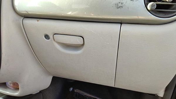 01-05 Chrysler Pt Cruiser Glove Box Assembly Complete Door With Latch Fl Taupe — photo 1