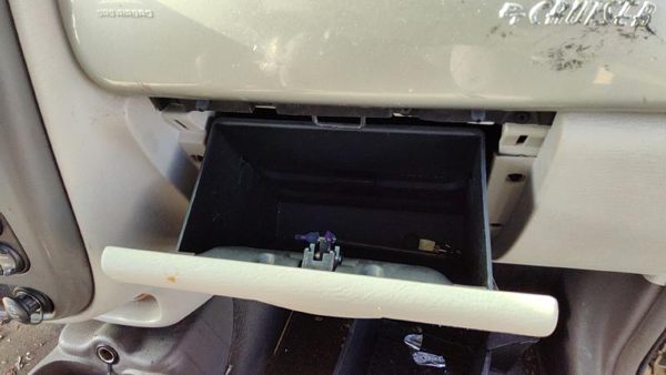 01-05 Chrysler Pt Cruiser Glove Box Assembly Complete Door With Latch Fl Taupe — photo 4