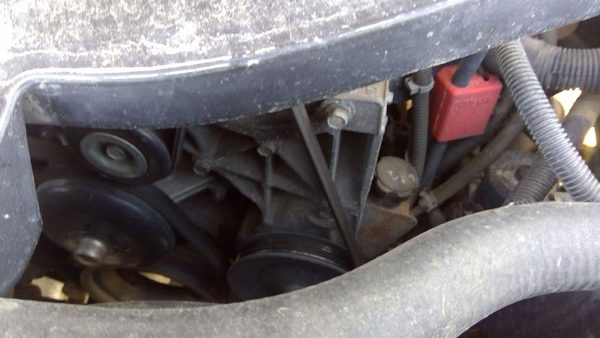 2006 Yukon Xl 1500 Power Steering Pump With Mount Bracket Oem 5.3L — photo 2