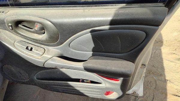 03-05 Bonneville Passenger Right Front Door Trim Panel With Switches Pewter 932 — photo 2