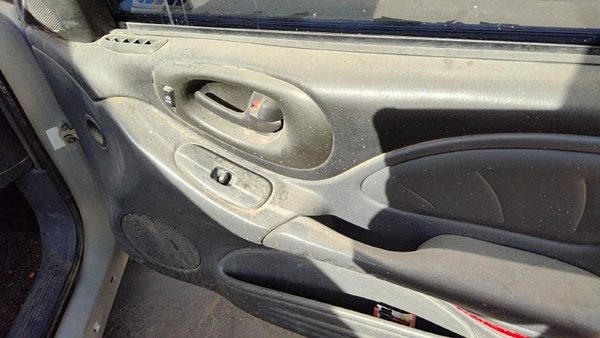 03-05 Bonneville Passenger Right Front Door Trim Panel With Switches Pewter 932 — photo 4