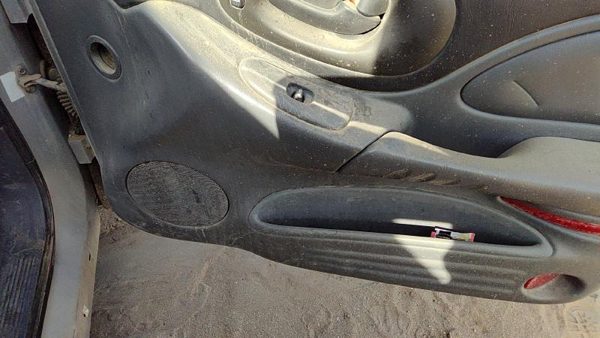 03-05 Bonneville Passenger Right Front Door Trim Panel With Switches Pewter 932 — photo 6