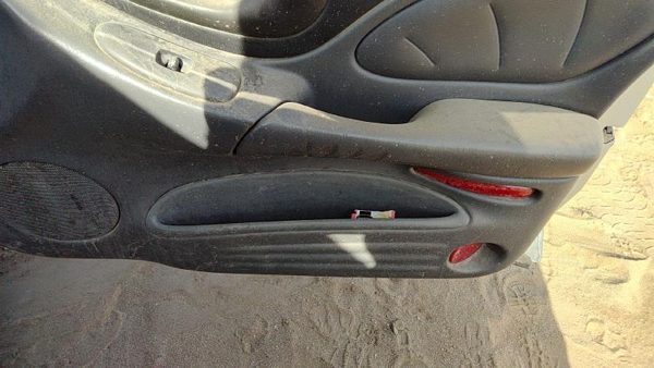 03-05 Bonneville Passenger Right Front Door Trim Panel With Switches Pewter 932 — photo 7