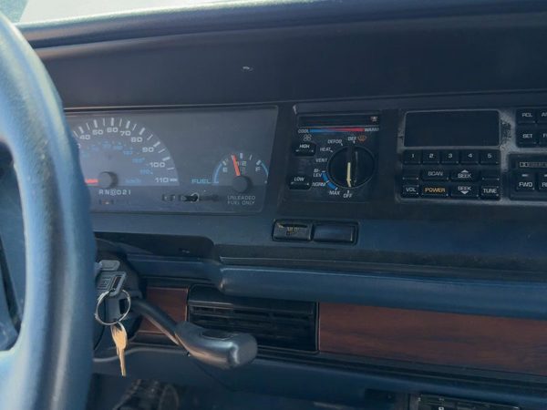 92-93 Olds Eighty Eight Trim Bezel Around Speedometer Oem Dash Surround Panel — photo 4